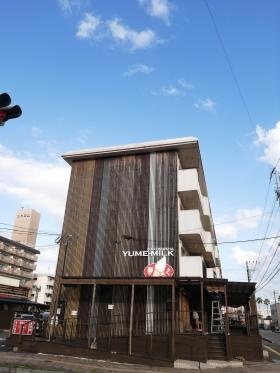 工場に隣接するソフトクリーム専門店「夢みるく」