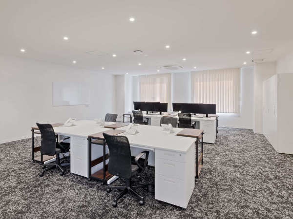 どの支店も開設から間もないので、オフィスがとてもきれいです。