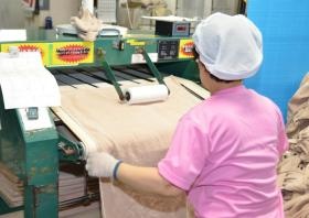 たくさんあるタオルも機械で畳みます