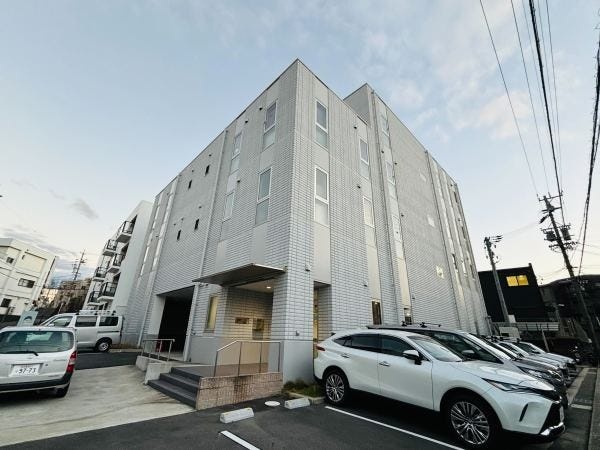 名古屋事業所の外観です。皆さんとここで一緒に働ける日を心待ちにしております。