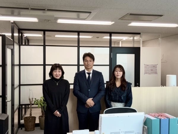 勤務いただくオフィスには、事務スタッフが常におりますので、わからないことは気軽に聞いてください。