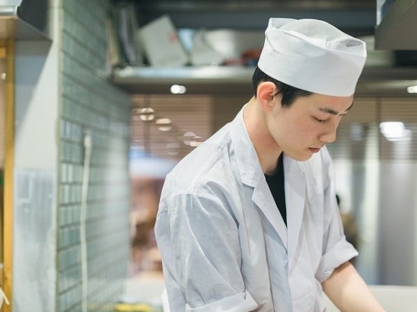 はしたてでは20代～40歳までの男女スタッフが活躍しています。