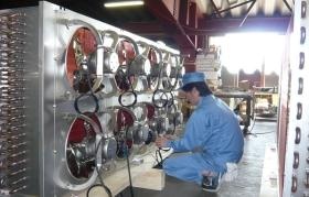 冷却器の製造風景
