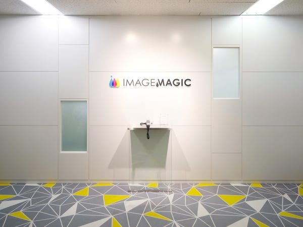 労務担当者・成長企業の社員をサポートする労務担当者（グロース上場企業）