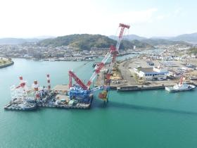 ＜海洋土木＞自社所有の作業船で未来に繋がる工事をしています。