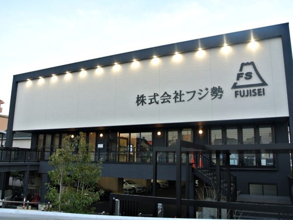 大型ダンプ運転手・契約社員（日払いOK・学歴不問）