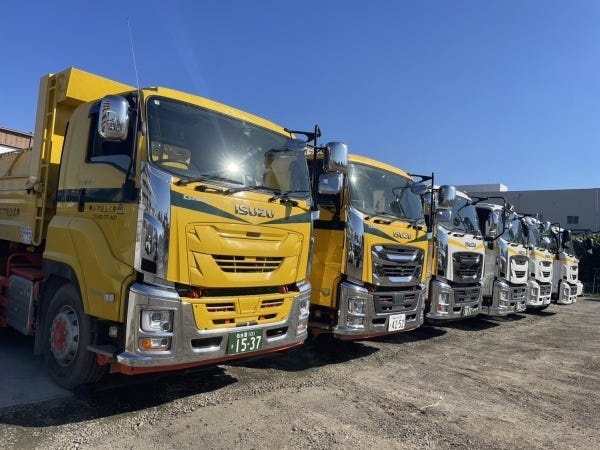 大型ダンプ運転手・契約社員（日払いOK・学歴不問）