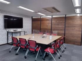 テレビ会議システムを使用して、全国の会議に参加できます。