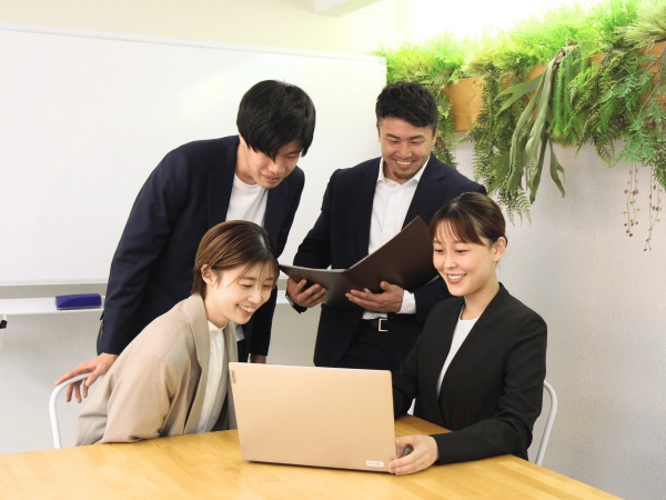 動画クリエイター（学歴不問・経験不問）