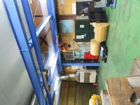 クレーン設備です。重量物も安全に移動、体の負担も少ないです。