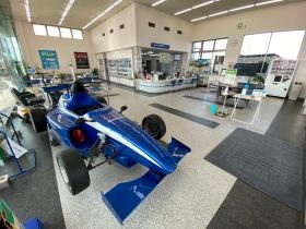 スズキアリーナ湖西 店内風景