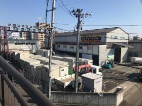 全景：敷地内で荷積み荷下ろし完了で効率良いです！車両も充実！