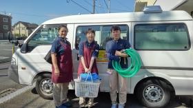 三人一組で訪問する訪問入浴メンバーです