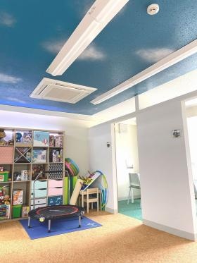 陽の注ぐ明るい職場です。