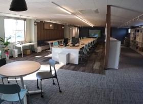 ２階フリーアドレスの様子