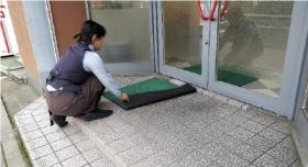 新しいマットを敷き、交換完了！