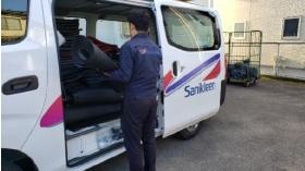 ルートカーに資材を積込み、明日の交換の用意をします。