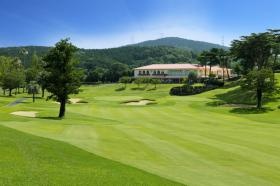 【コース】クラブハウスが望めます。