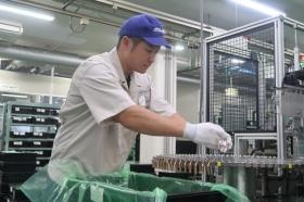 作業風景ー自動制御機器の製造ライン