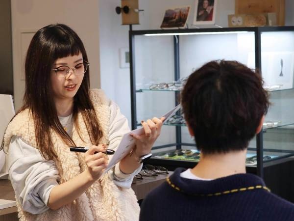 顔型診断の実施で、よりお客様に寄り添ったサービス提供に努めています！