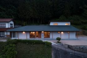 棚田の高台に佇む弊社が手掛けた住宅です