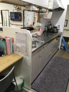 安全なお食事の提供のにキッチンはいつも清潔に保っています。