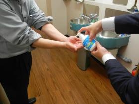 本社にて 手洗い実習 １