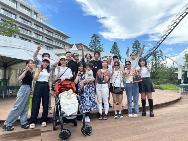 社員の平均年齢は28歳で、男女比は6：4ほど。フレッシュなメンバーが多く、みんな未経験から活躍しています！