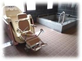 車いすのまま入れる機械浴