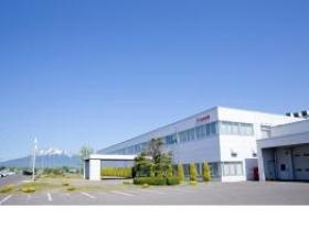 岩木山が見える本社社屋