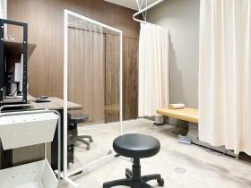 八王子クリニック新宿院：診察室