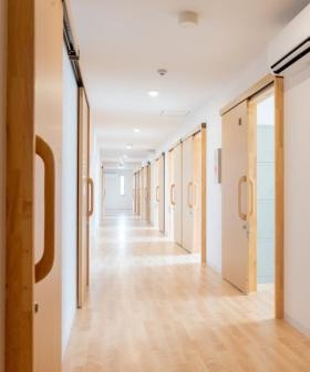 施設内部：廊下