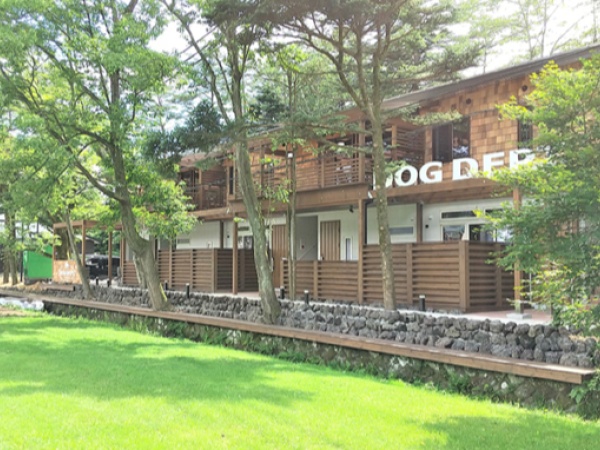 ホテルフロントスタッフ・アクセサリー販売・トリマー（わんちゃんが好きな方歓迎・明るい対応ができる方歓迎）