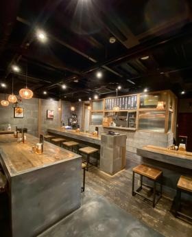 京都本店 内観 カフェのような落ち着いた内装