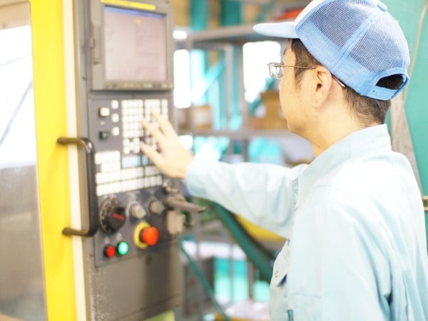 最先端のマシニング加工技術を駆使し、高品質・高精度な製品づくりをしています。