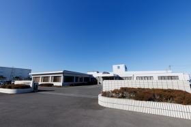 みすまる産業本社 正門の別アングルです。