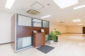 本社エントランスです。