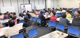 スタッフ全員、介護技術やマナーの研修を受けられます！