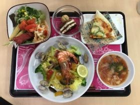 デイサービスのスタッフは３００円で手作りランチを食べられます