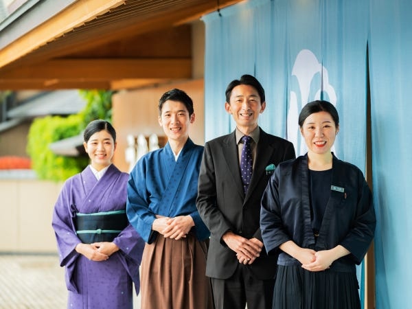 調理場内の洗い物や簡単な盛り付けなどのお手伝い（交通費支給あり）