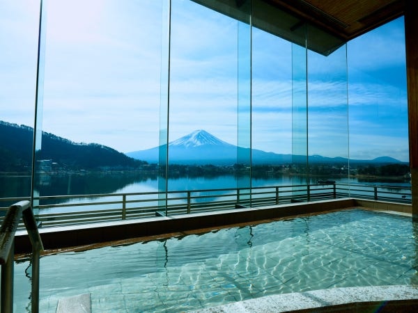 調理場内の洗い物や簡単な盛り付けなどのお手伝い（交通費支給あり）