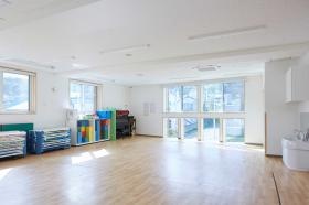２Ｆは３～５才児の保育室です 写真は遊戯室です