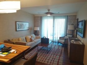 ホノルルにある保養所のリビング、仕事も遊びも楽しみましょう。