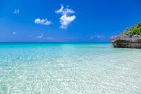 ホテル前の隠れ家ビーチ風景