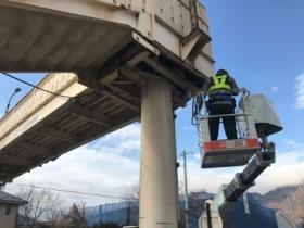 道路歩道橋点検の様子