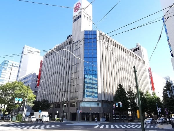 勤務地の札幌三越百貨店
