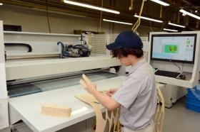 製造業務・製造工程の大半は機械によるものです。