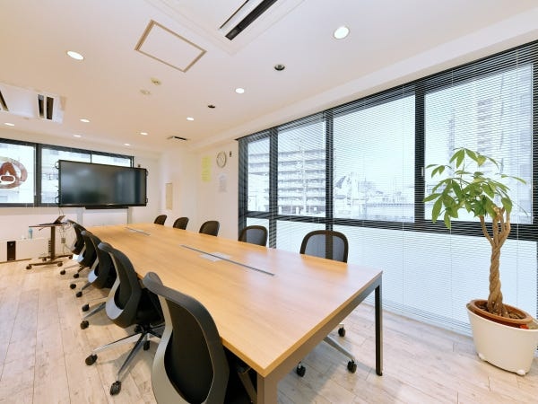 きれいなオフィスであなたのキャリアを始めてみませんか？