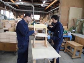 木製品の組み立て