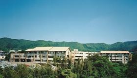 尽誠苑の外観。あたたかい印象の建物です！